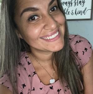 Meet your Posher, Claudia